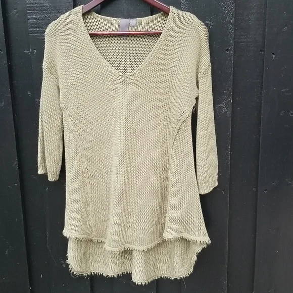 Pullover V-Neck Sweater - Picture 8 of 11